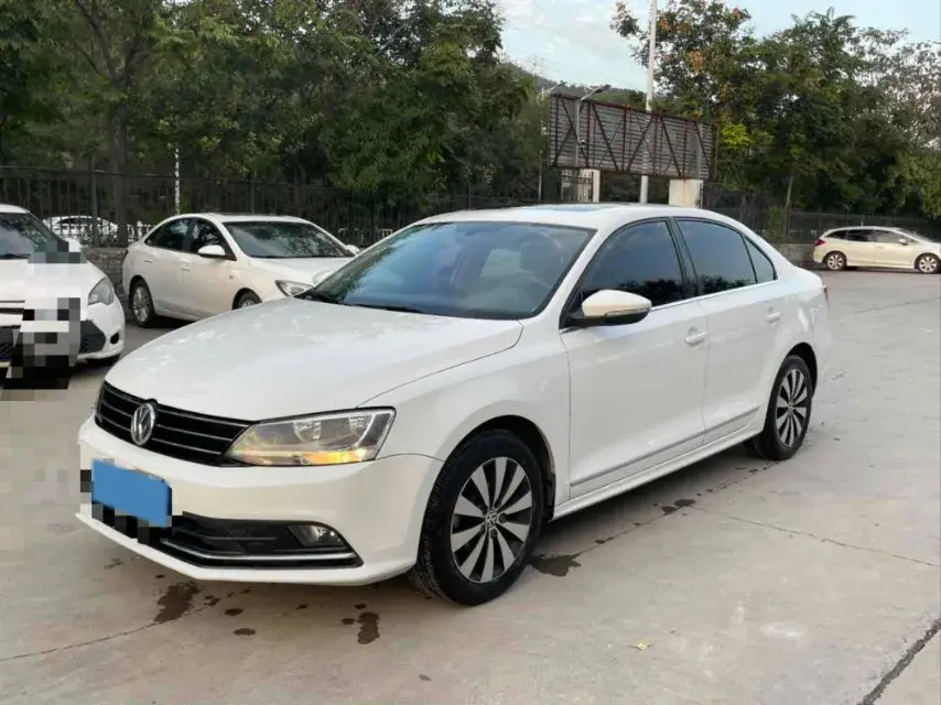 2017 VOLKSWAGEN SAGITAR view 1