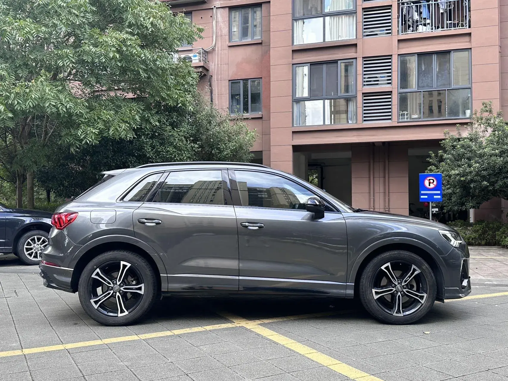 2020 AUDI Q3 thumbnail 4