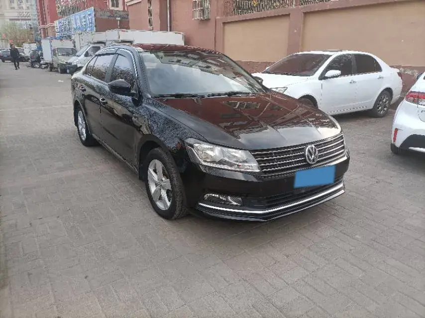 2017 VOLKSWAGEN LAVIDA thumbnail 4