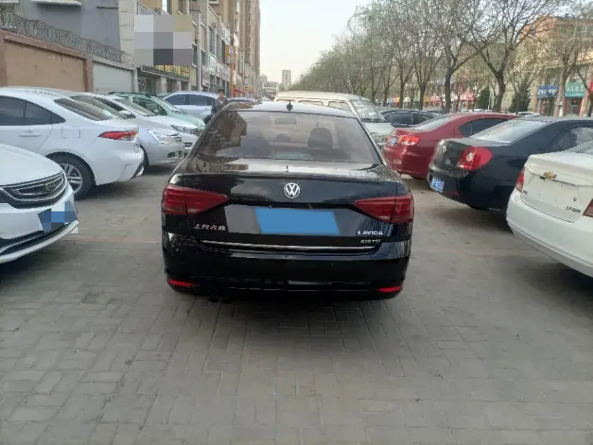 2017 VOLKSWAGEN LAVIDA thumbnail 3