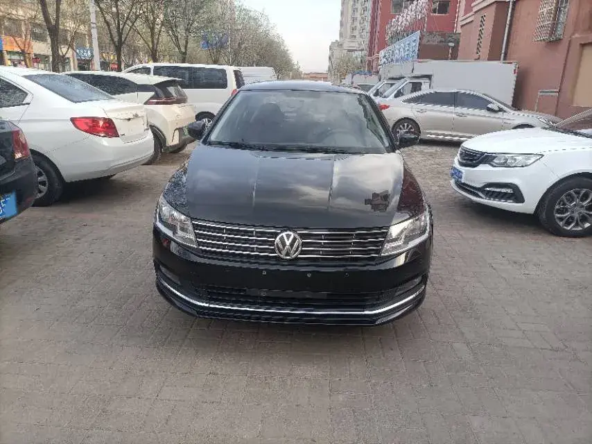 2017 VOLKSWAGEN LAVIDA thumbnail 2