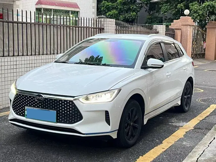 2021 BYD E3 view 1