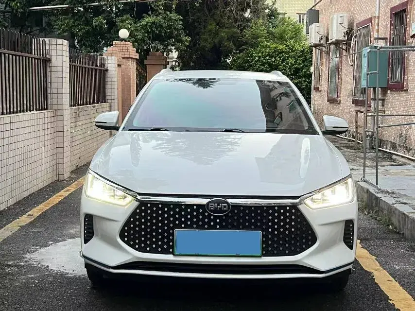 2021 BYD E3 thumbnail 2