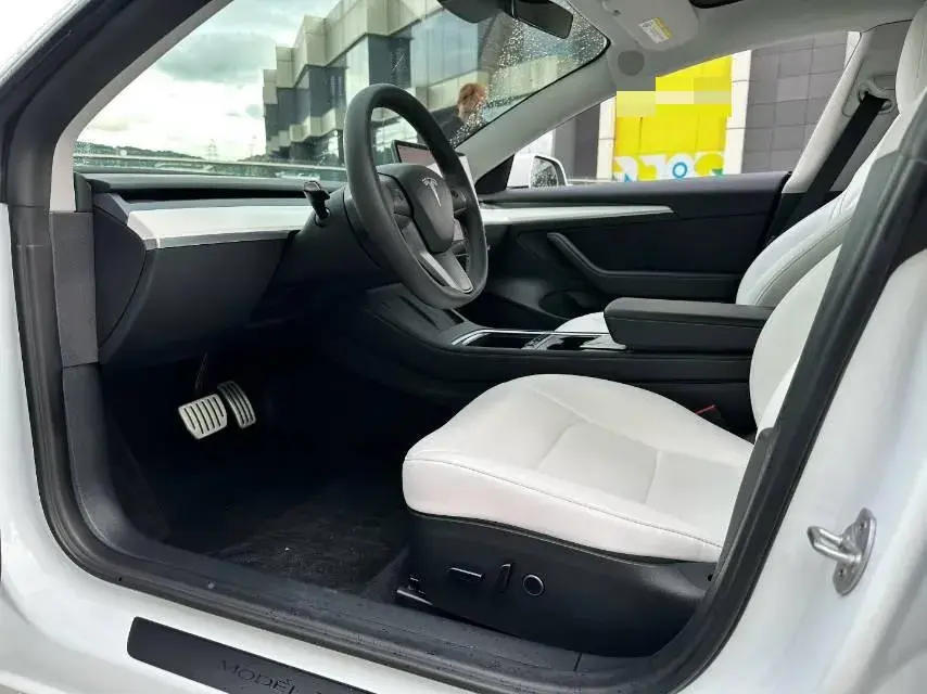 2022 TESLA MODEL thumbnail 4