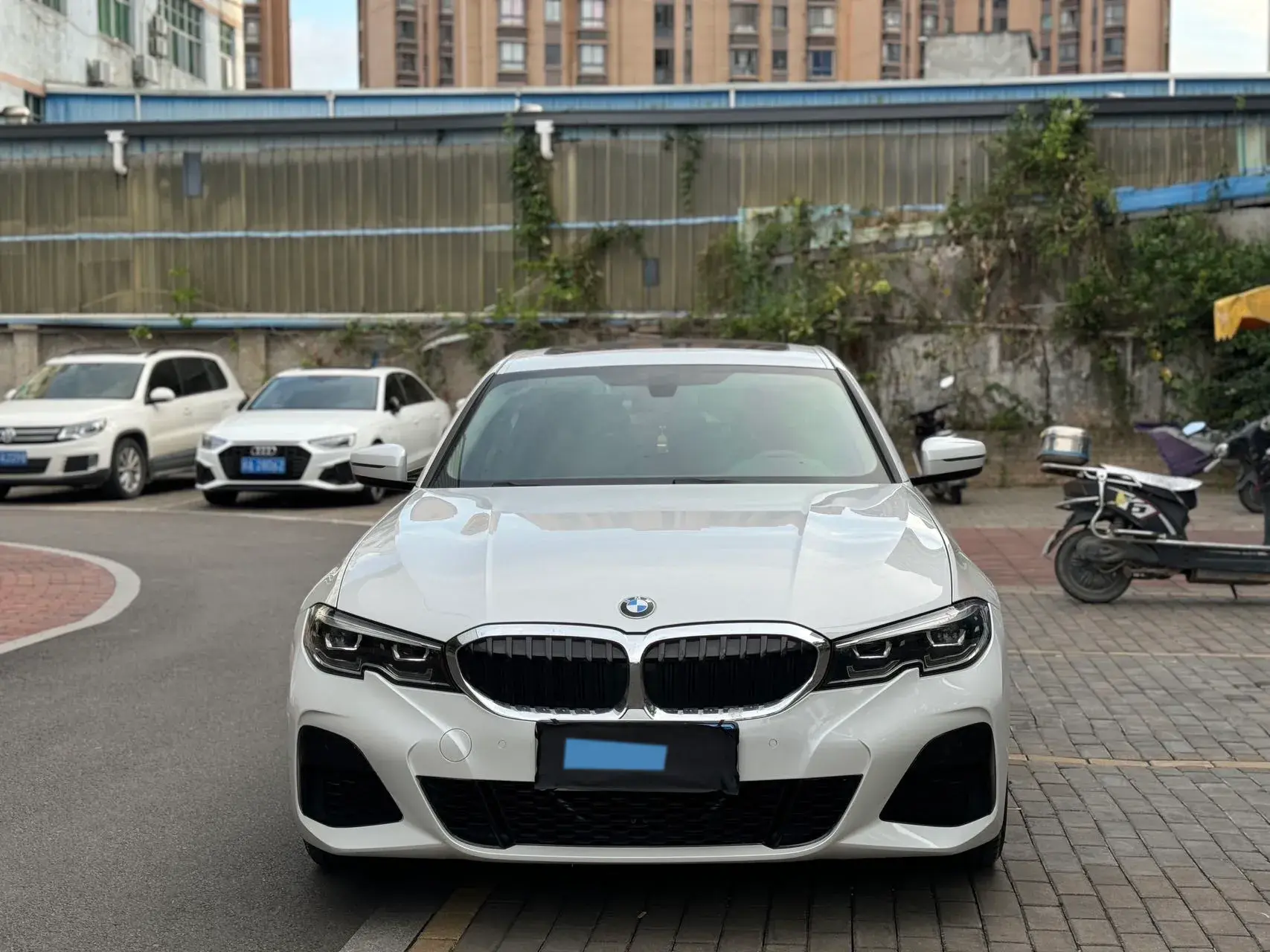2021 BMW 3 thumbnail 2