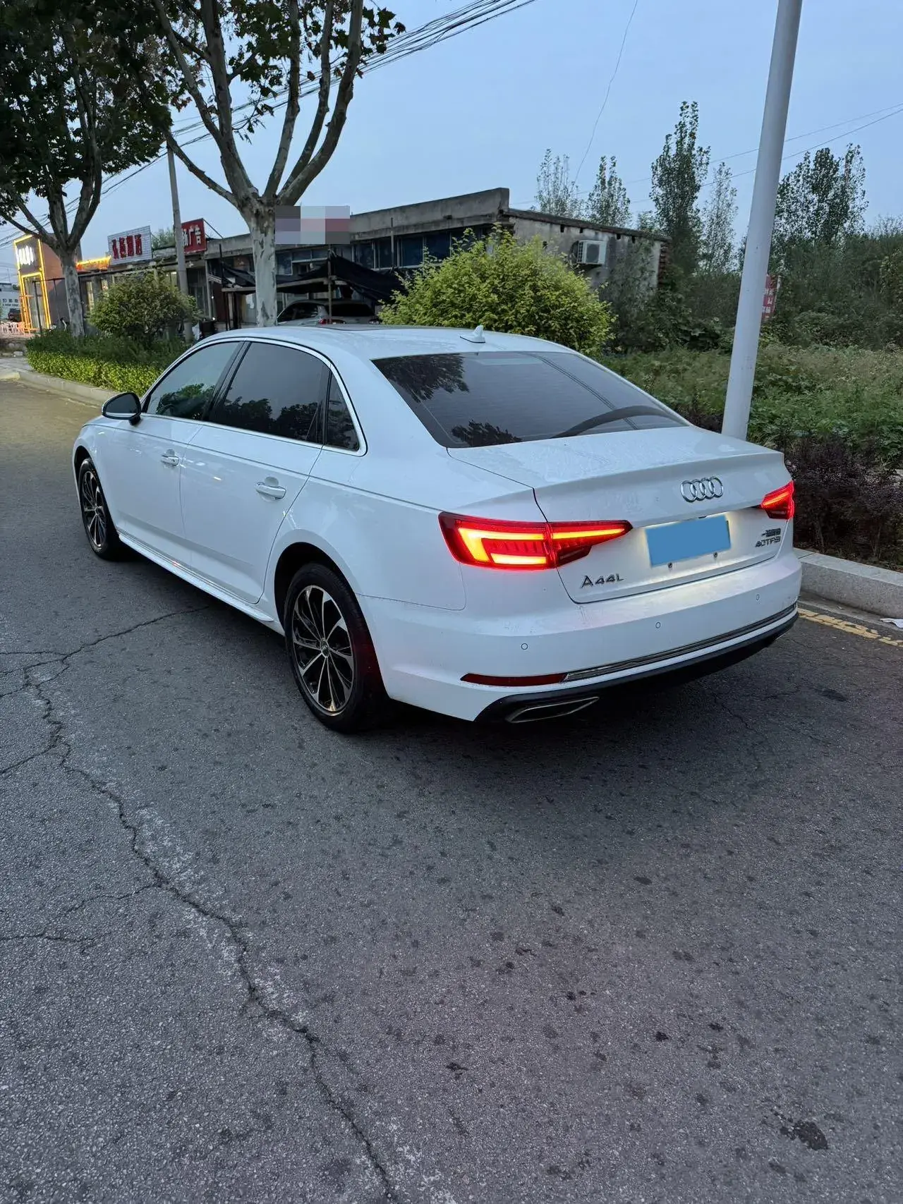 2019 AUDI A4L thumbnail 4