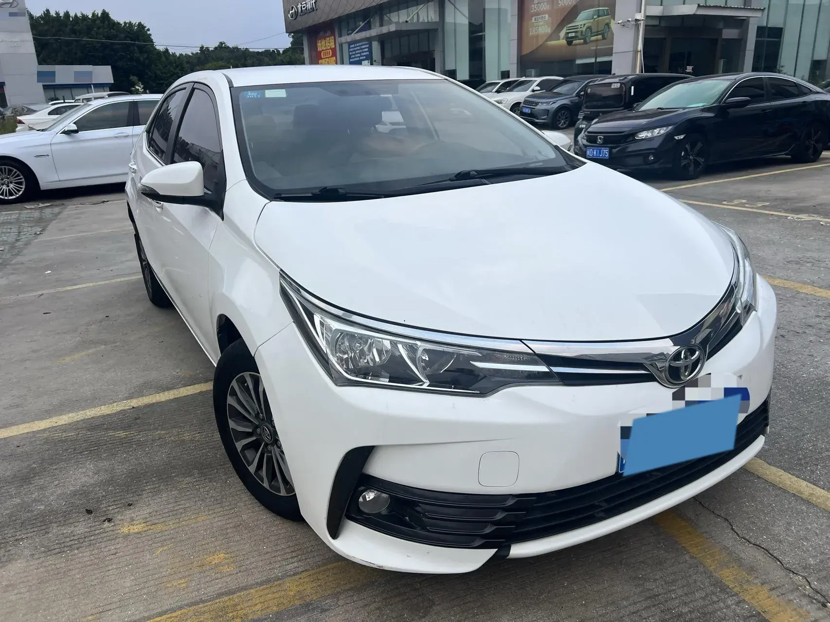 2018 TOYOTA COROLLA thumbnail 3