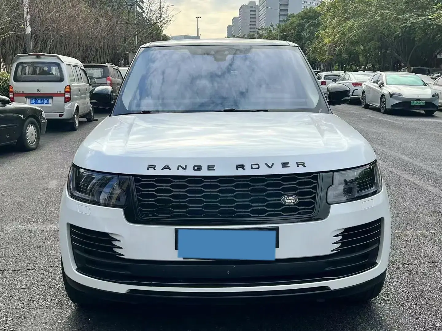 2017 LAND ROVER thumbnail 3