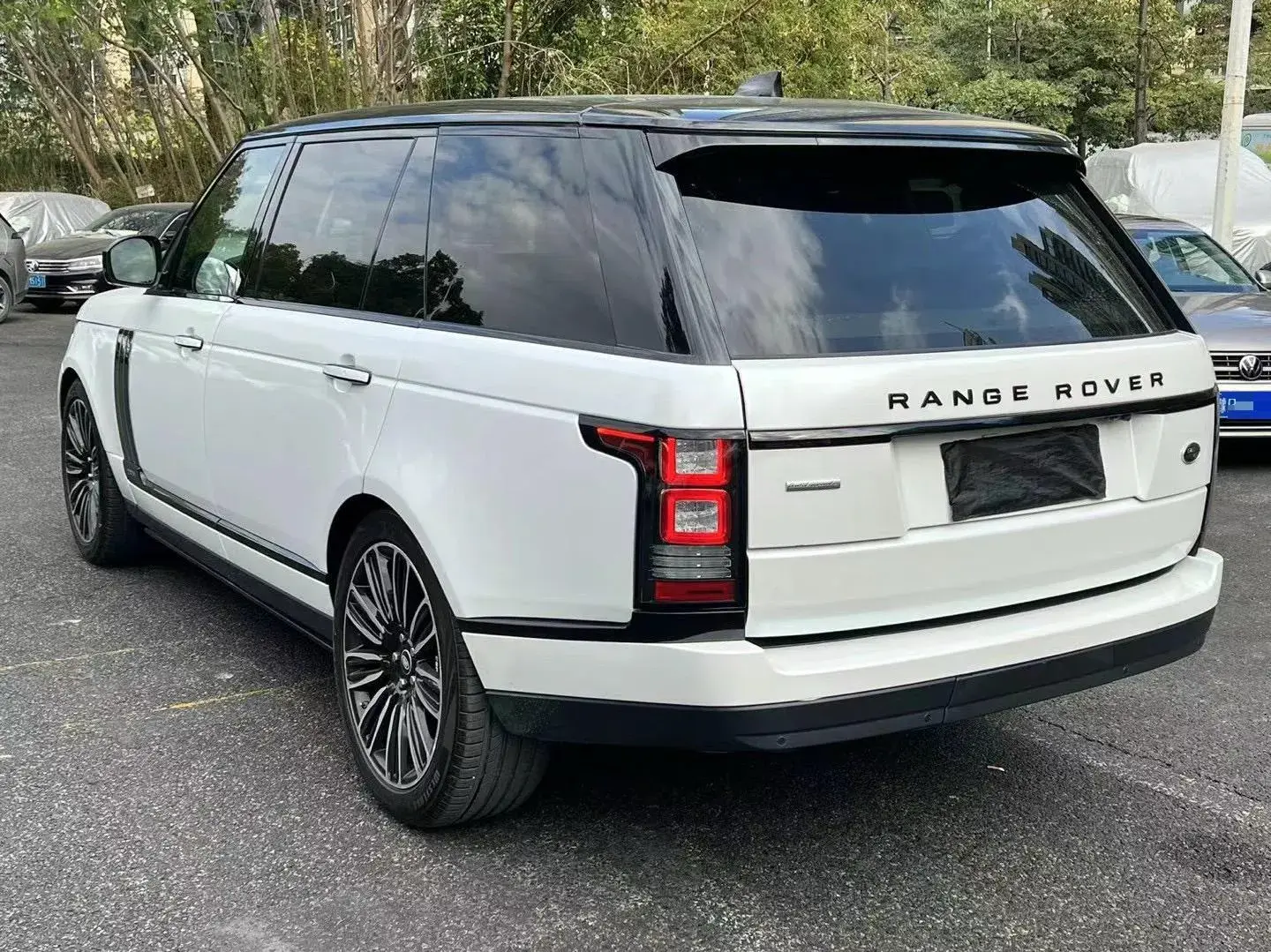 2017 LAND ROVER thumbnail 4