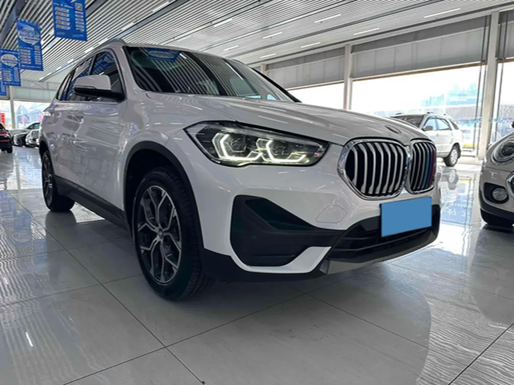 2021 BMW X1 thumbnail 3