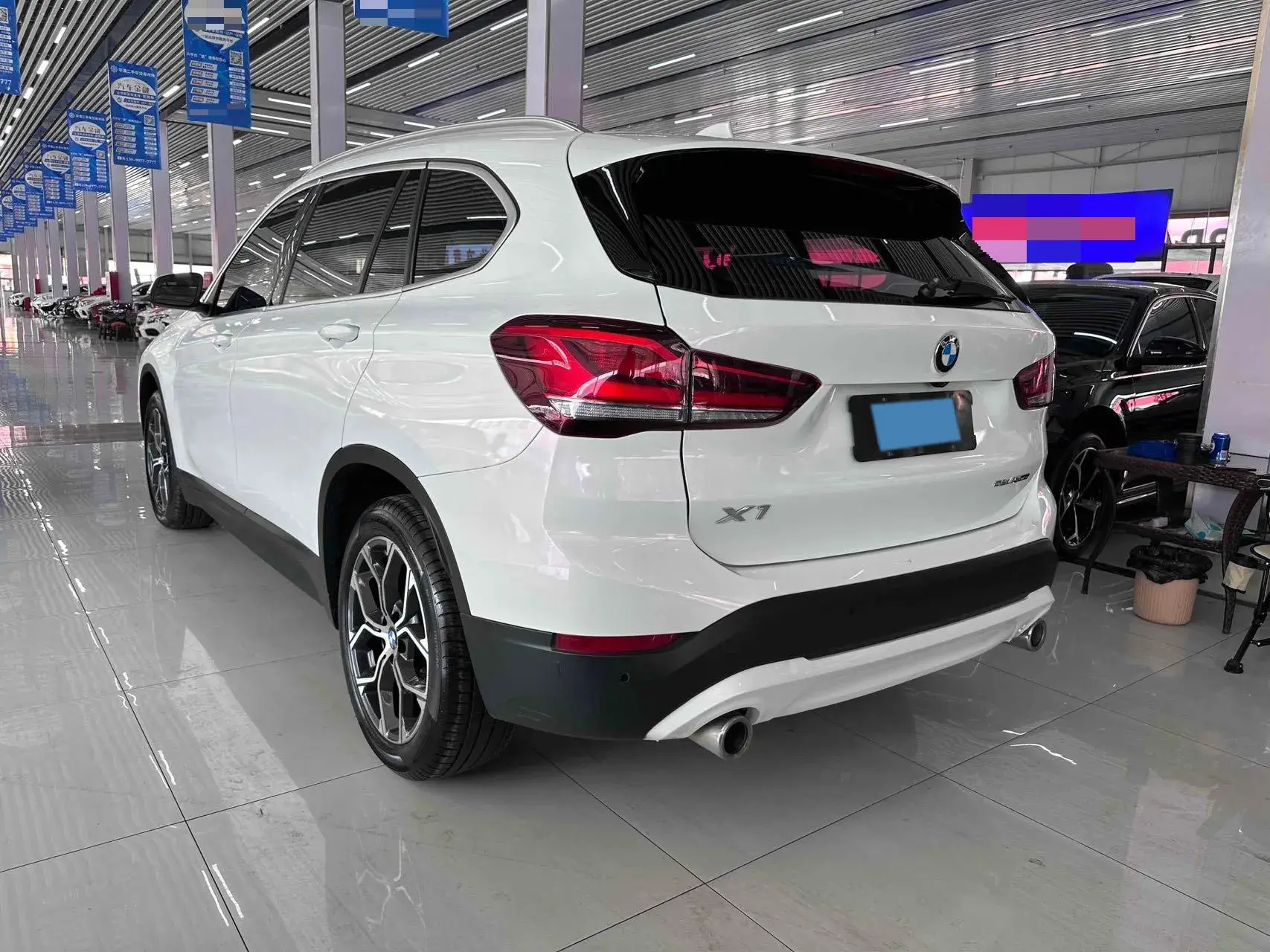 2021 BMW X1 thumbnail 4