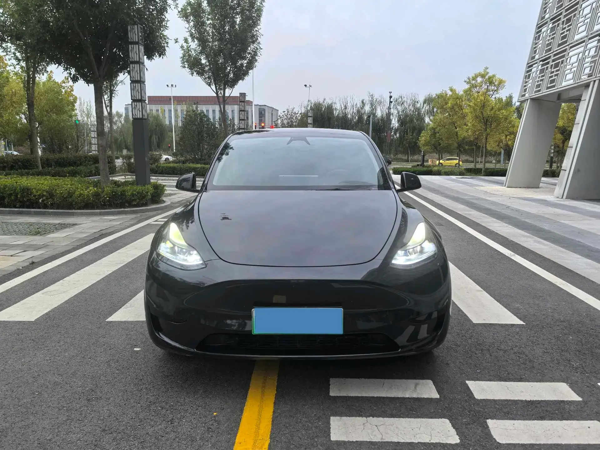 2024 TESLA MODEL thumbnail 3