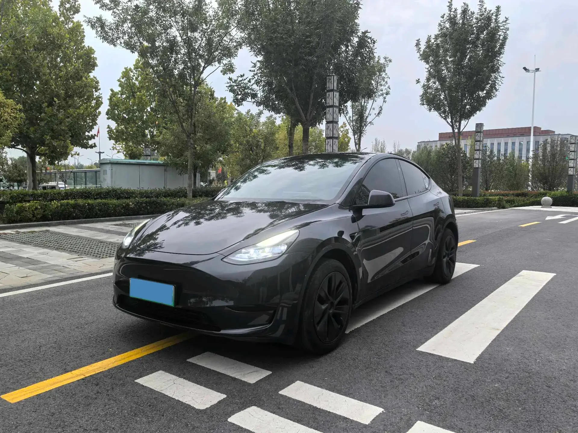 2024 TESLA MODEL view 1