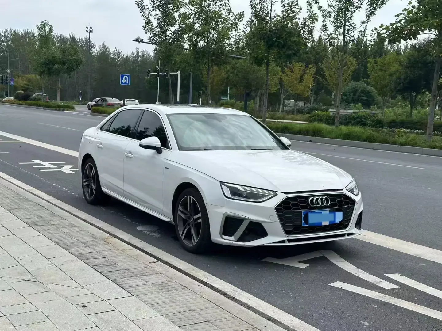 2020 AUDI A4L thumbnail 3