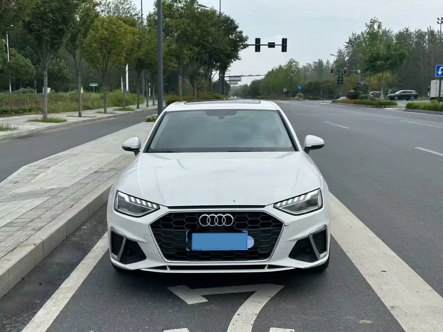 2020 AUDI A4L thumbnail 2