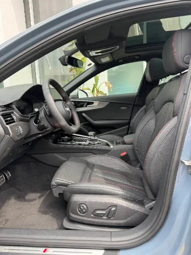 2022 AUDI A4L thumbnail 3