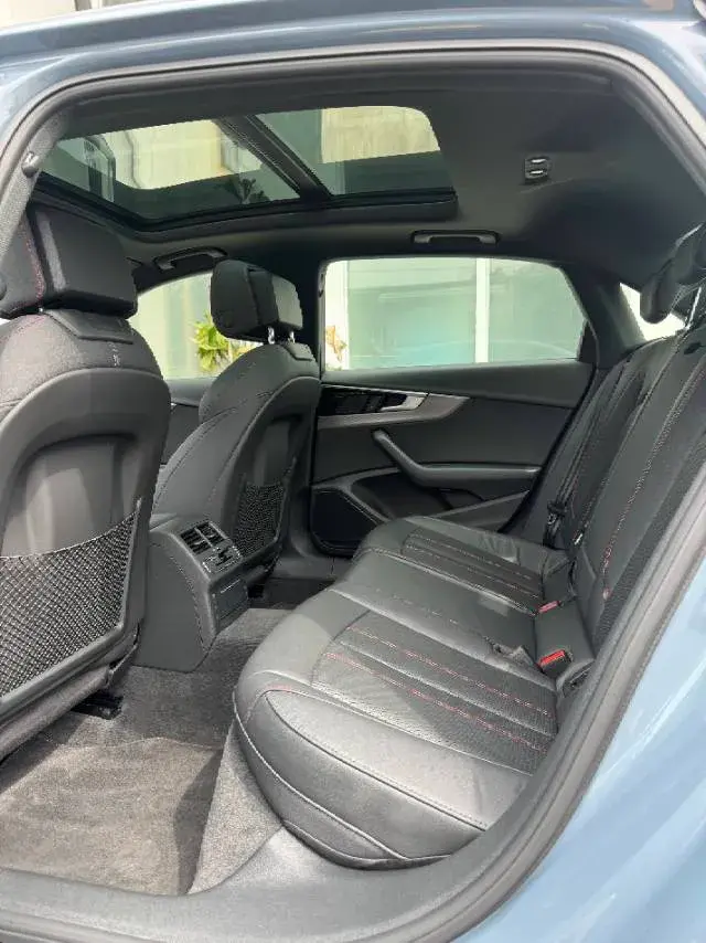 2022 AUDI A4L thumbnail 4