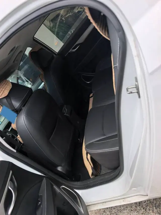 2020 GEELY EMGRAND thumbnail 3