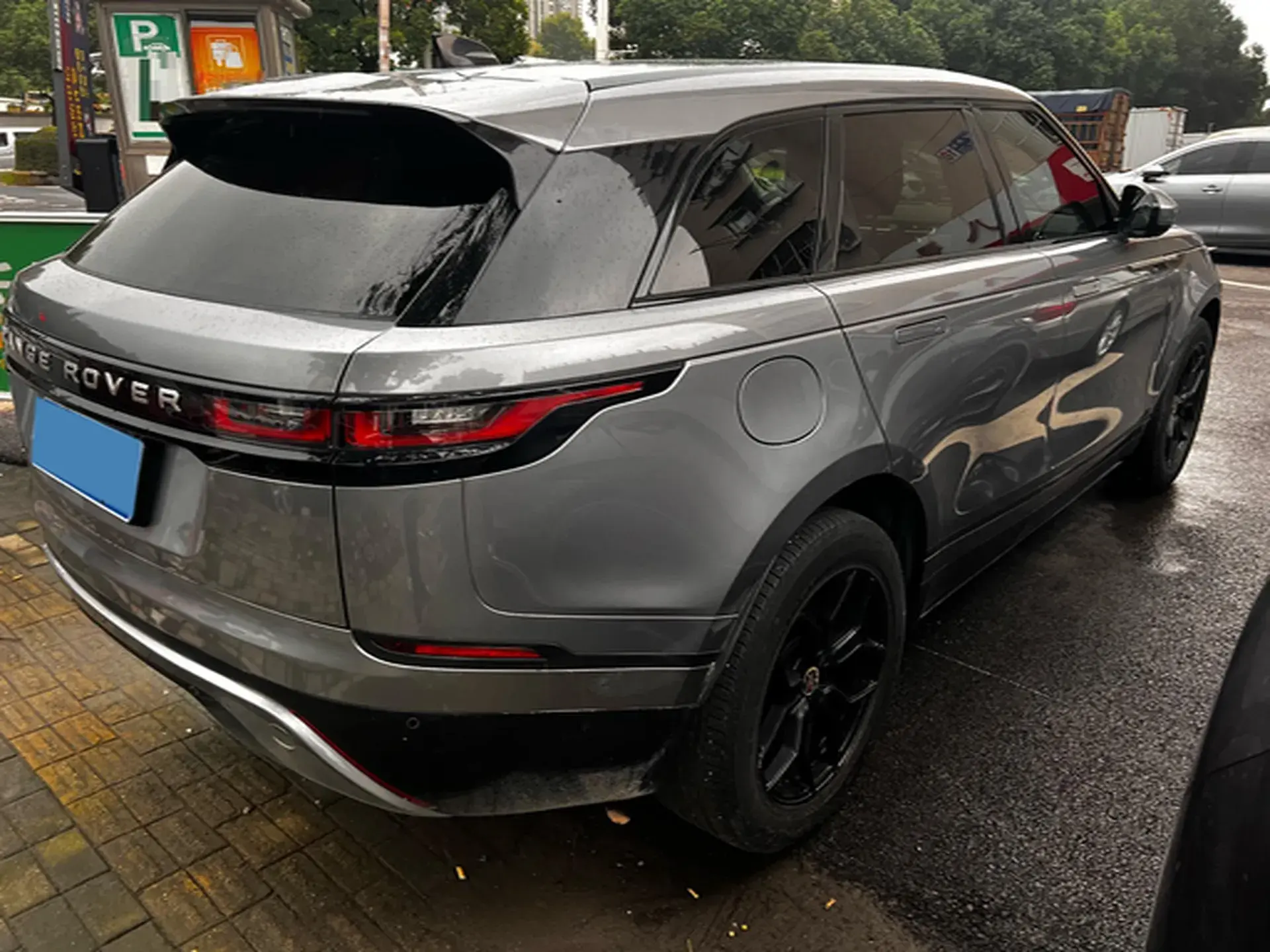 2020 LAND ROVER thumbnail 2