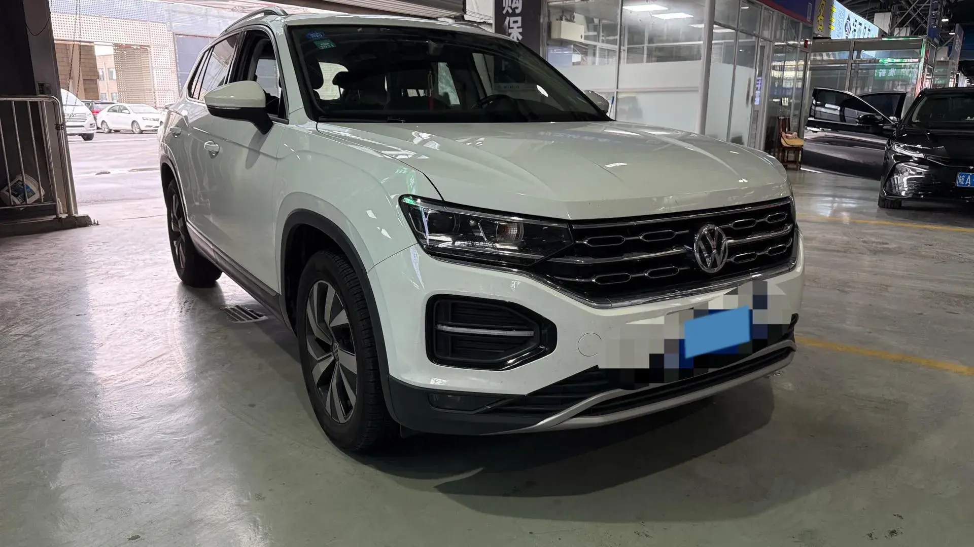2019 VOLKSWAGEN TAYRON thumbnail 3