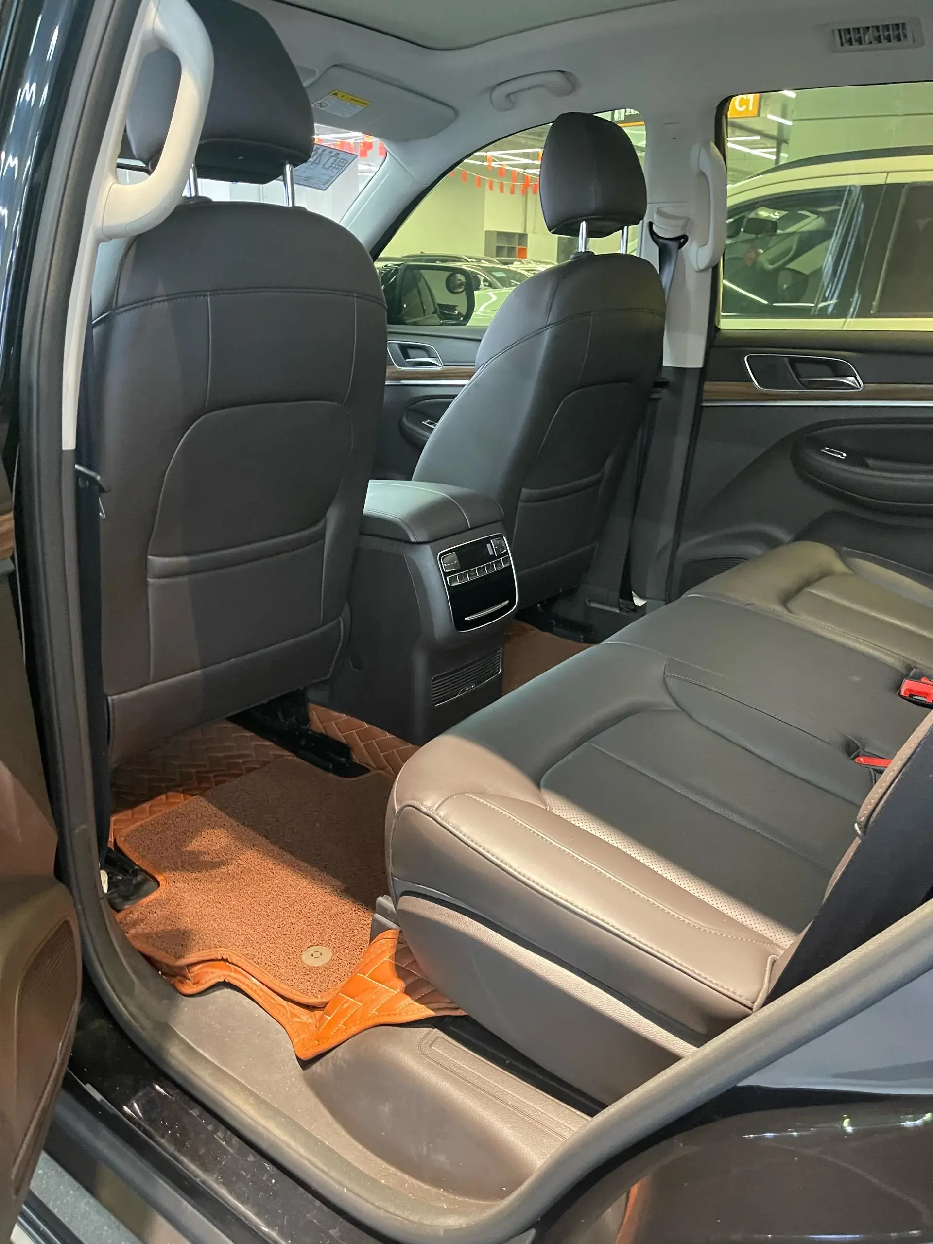 2018 ROEWE RX8 thumbnail 4