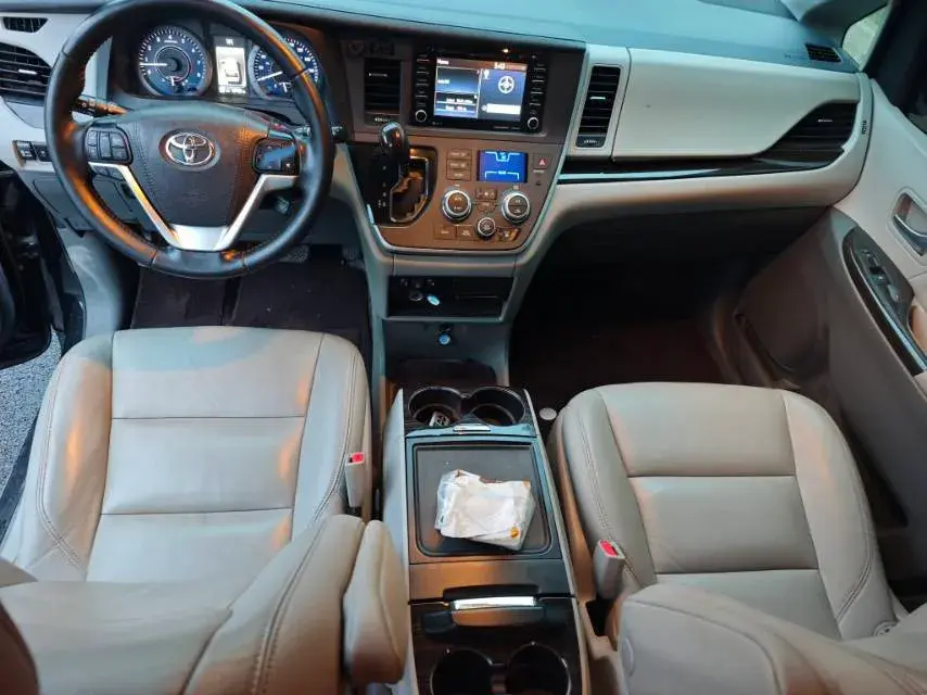 2019 TOYOTA AVALON thumbnail 3