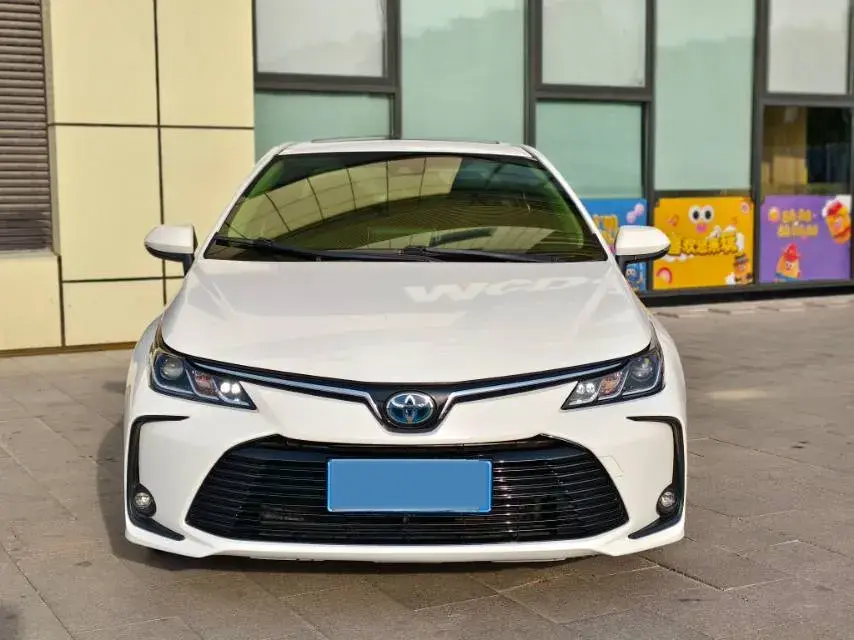 2019 TOYOTA COROLLA thumbnail 2