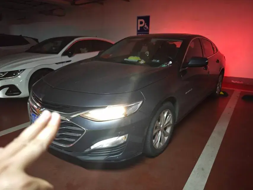 2022 CHEVROLET MALIBU view 1