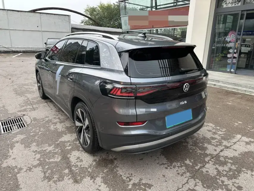 2023 VOLKSWAGEN ID.6 thumbnail 3