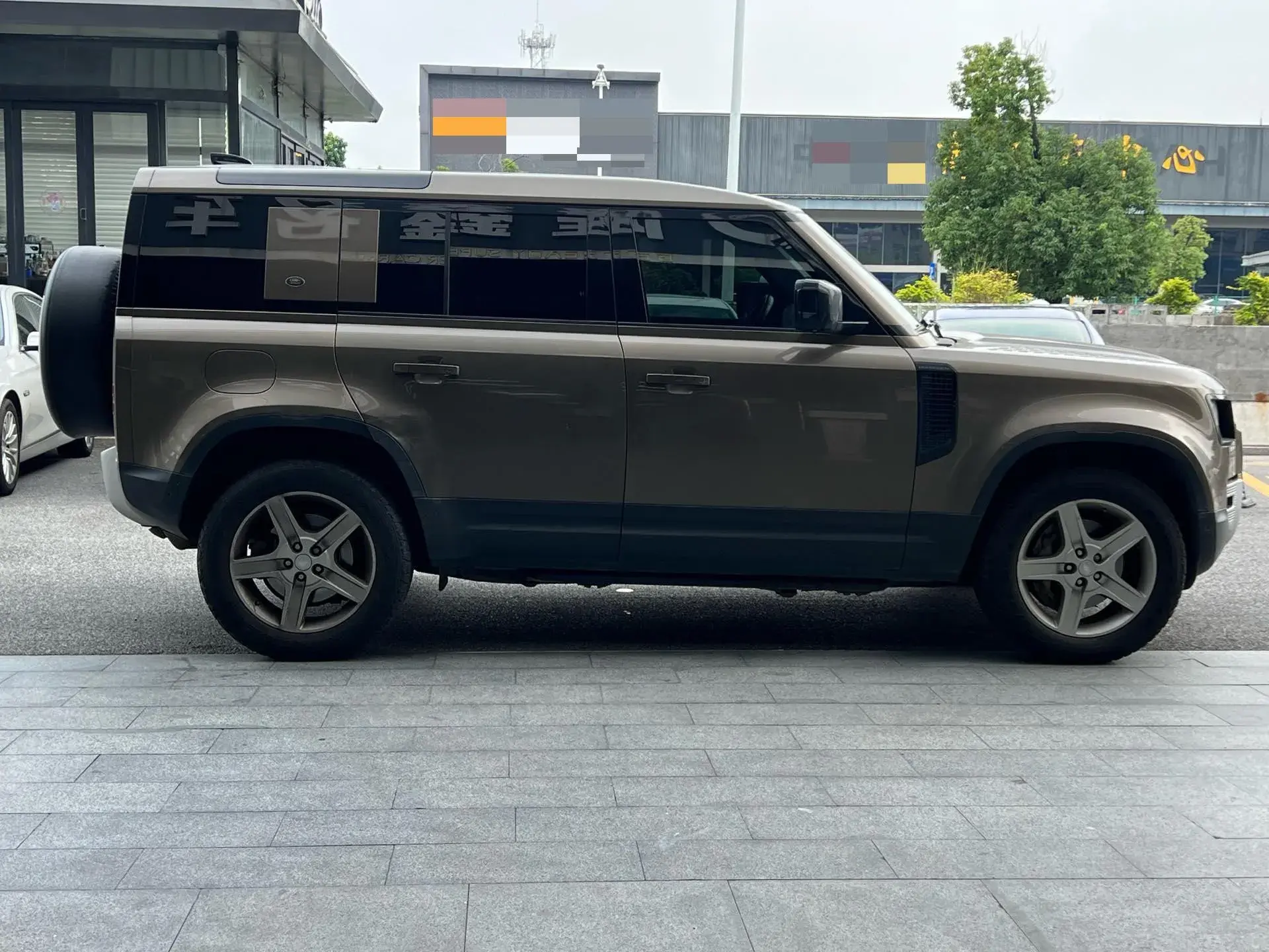 2020 LAND ROVER thumbnail 4