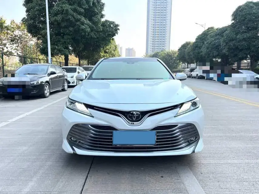 2019 TOYOTA CAMRY thumbnail 2