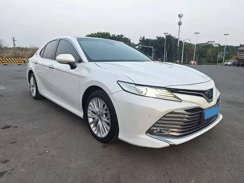 2019 TOYOTA CAMRY thumbnail 3