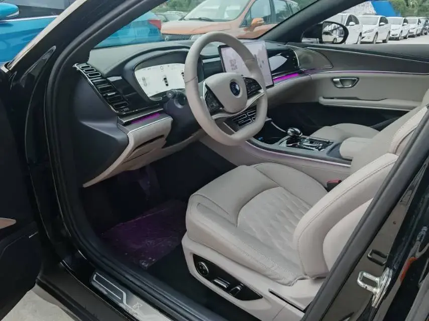 2025 BYD HAN thumbnail 4