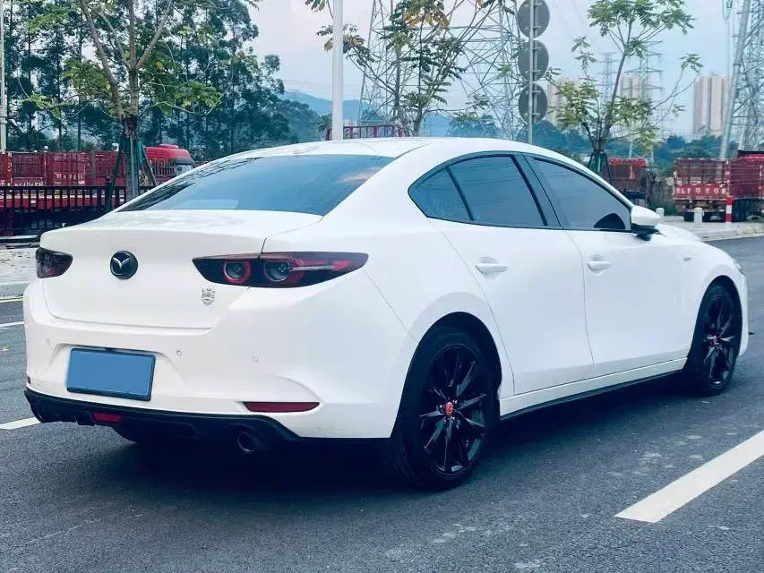 2021 MAZDA 3 thumbnail 2