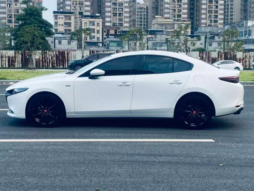 2021 MAZDA 3 thumbnail 3