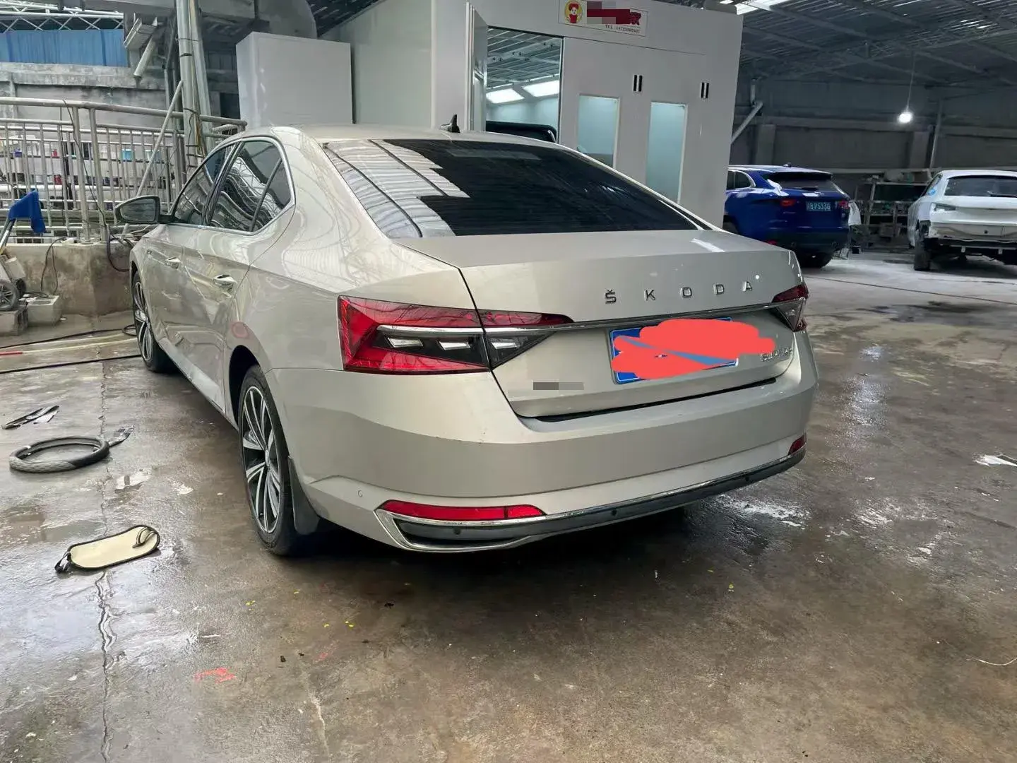 2023 SKODA SUPERB thumbnail 2
