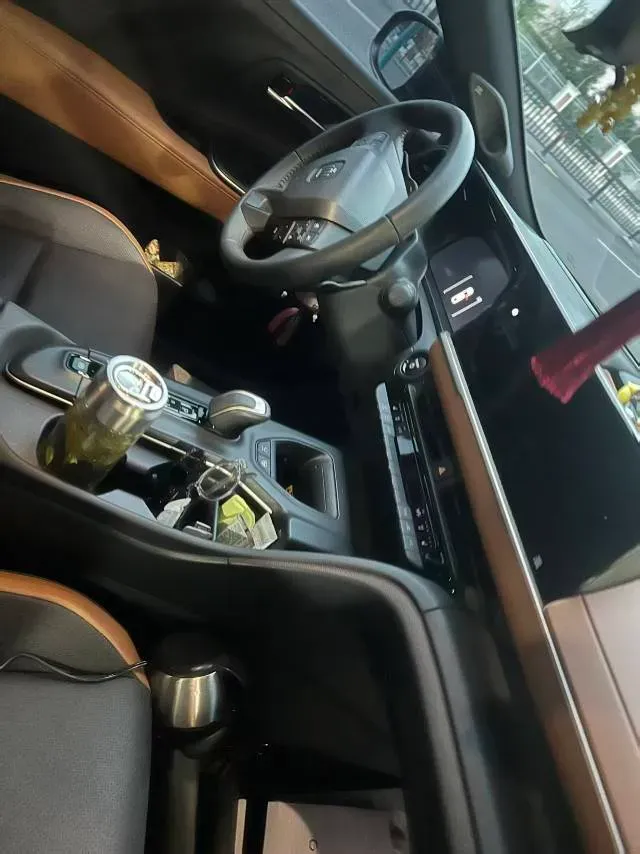 2023 Toyota CrownSportCross 2.4T 269HP L4 6AT Hybrid,autocango,china used car exporter,china ev exporter,chinese used car exporter,chinese used ev exporter