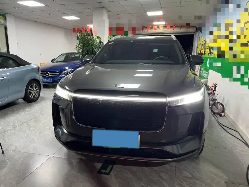 2020 LI ONE thumbnail 2