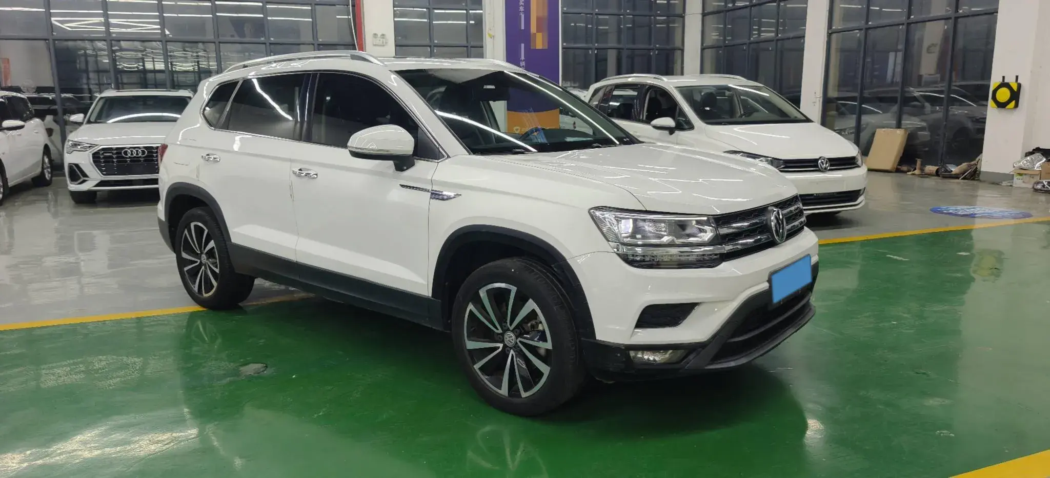 2020 VOLKSWAGEN THARU thumbnail 2