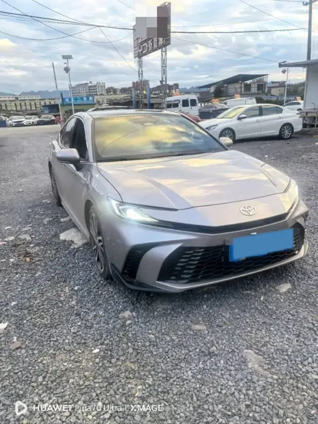 2025 TOYOTA CAMRY thumbnail 3