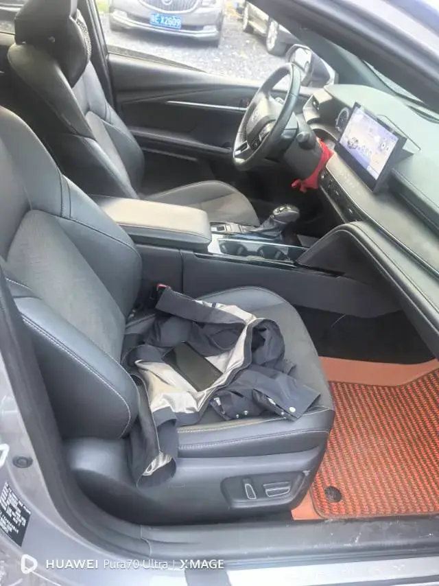 2025 TOYOTA CAMRY thumbnail 4