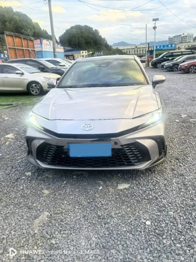 2025 TOYOTA CAMRY thumbnail 2