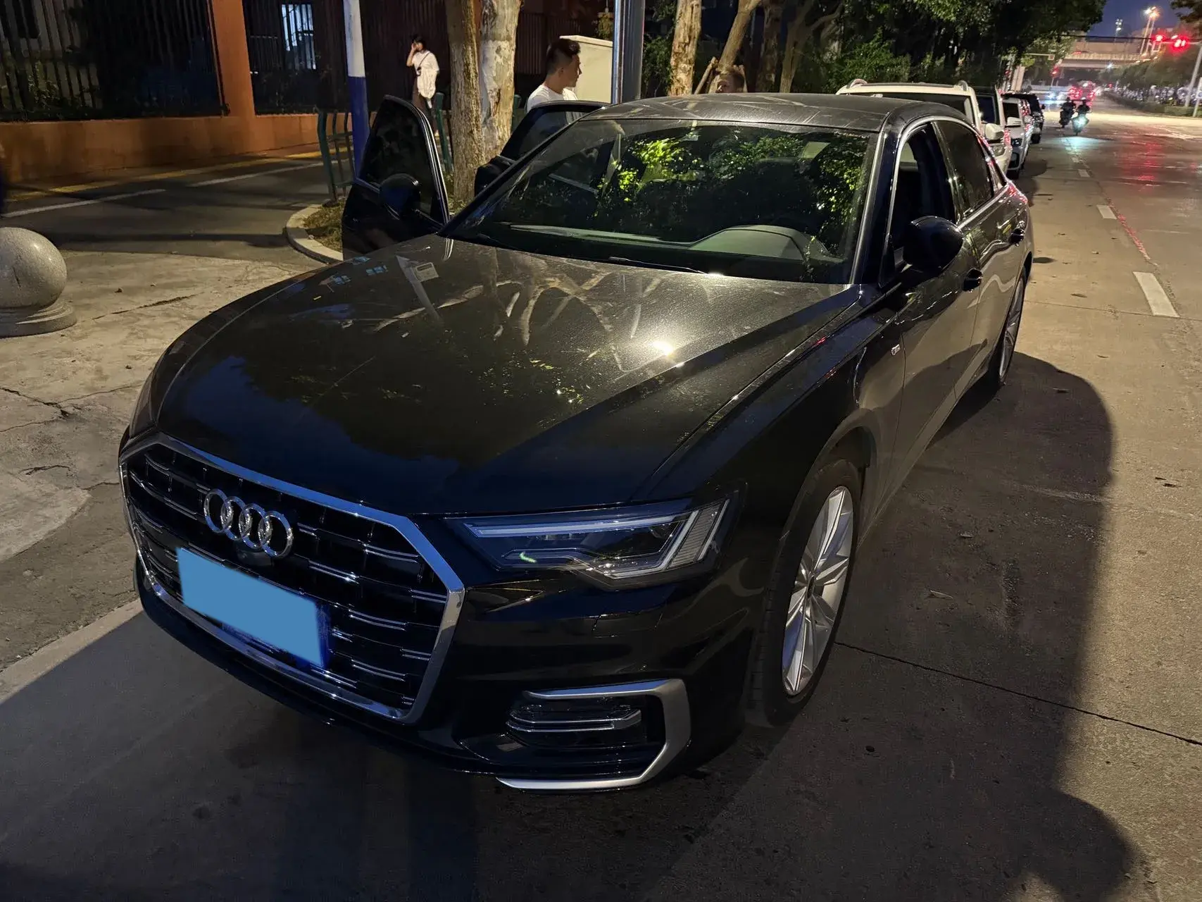 2024 AUDI A6L view 1