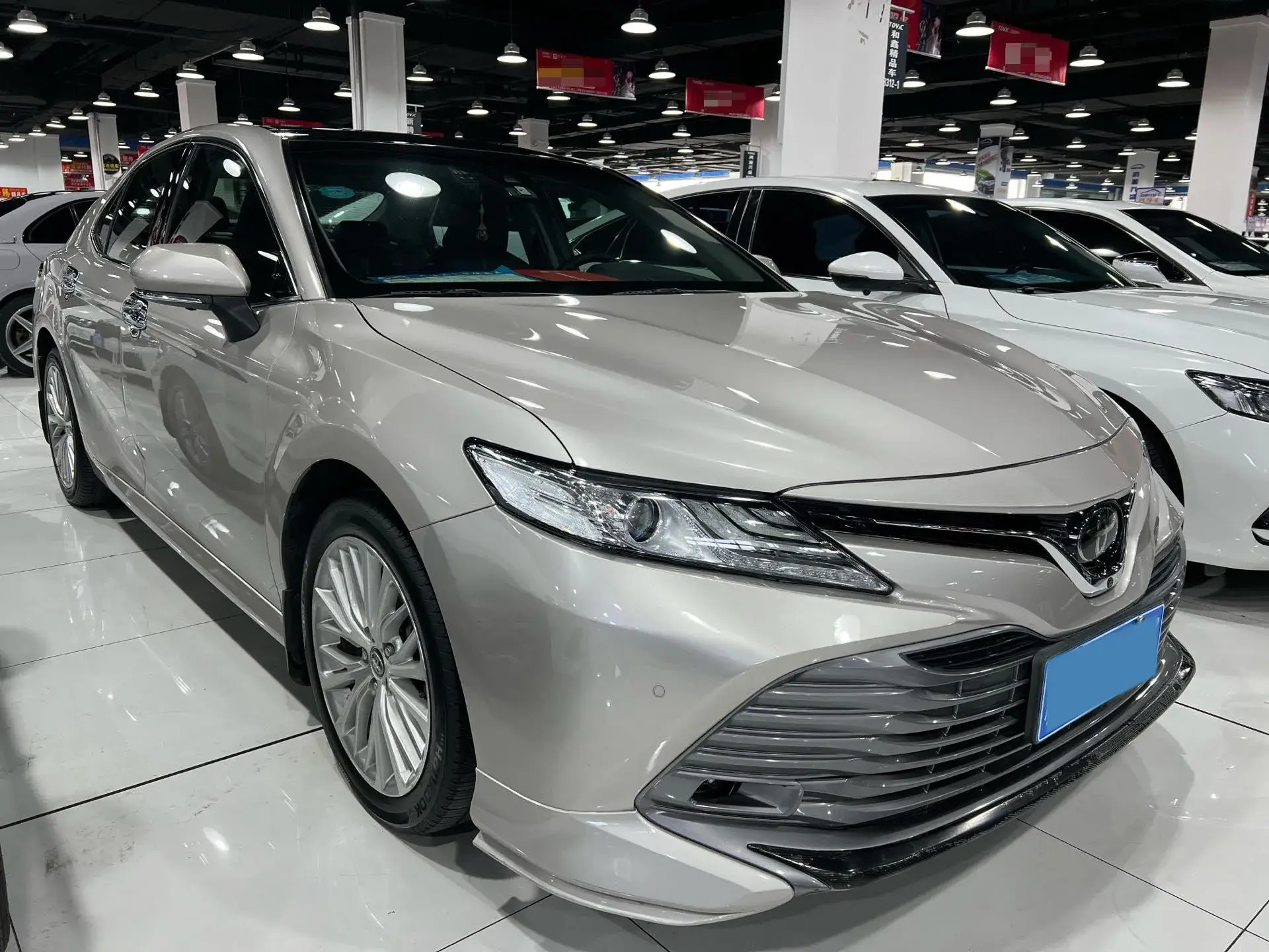2018 TOYOTA CAMRY thumbnail 3
