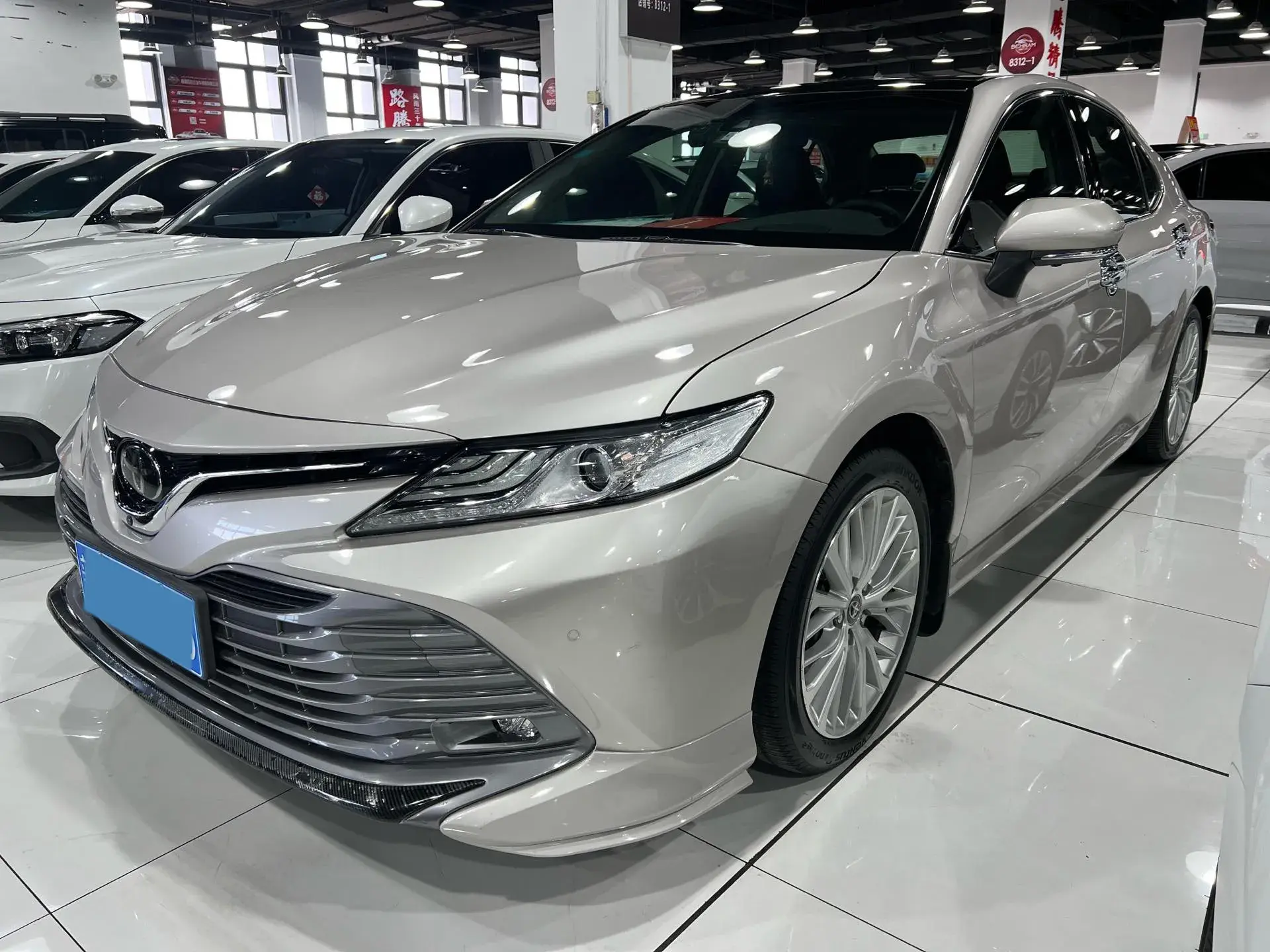 2018 TOYOTA CAMRY view 1