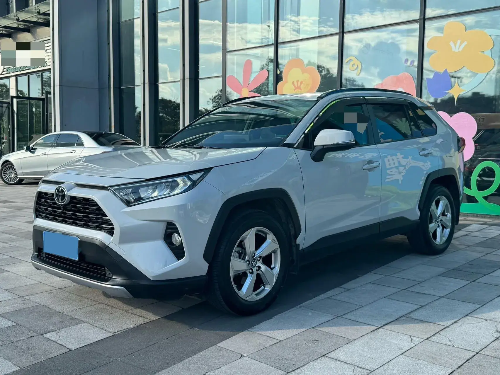 2020 TOYOTA RAV4 view 1