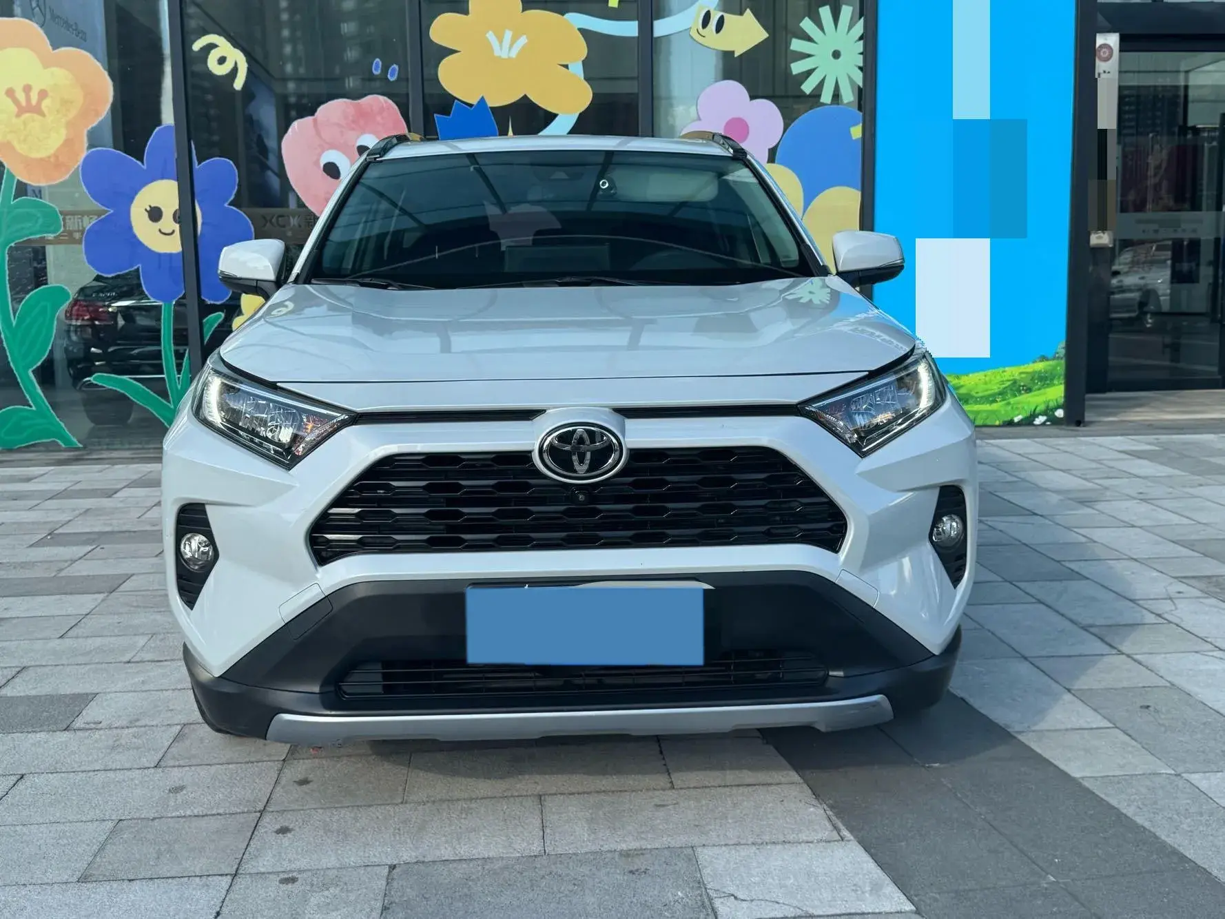 2020 TOYOTA RAV4 thumbnail 2