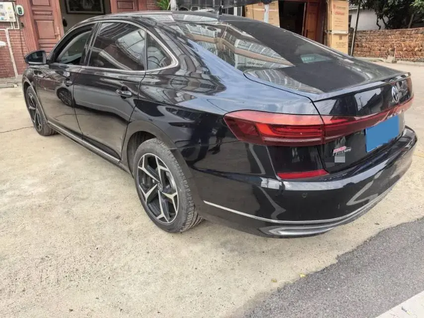 2024 VOLKSWAGEN PASSAT thumbnail 2