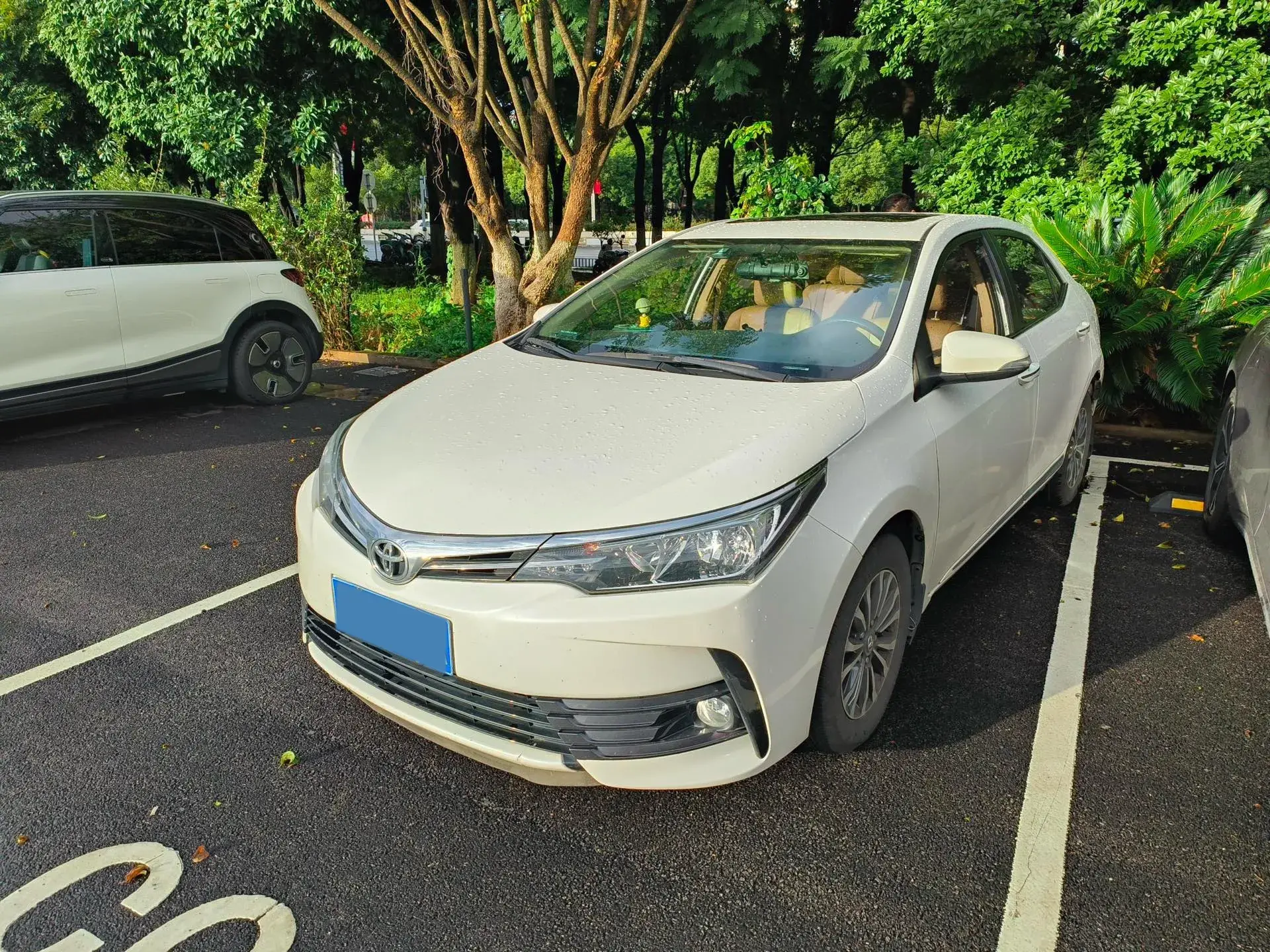 2017 TOYOTA COROLLA view 1