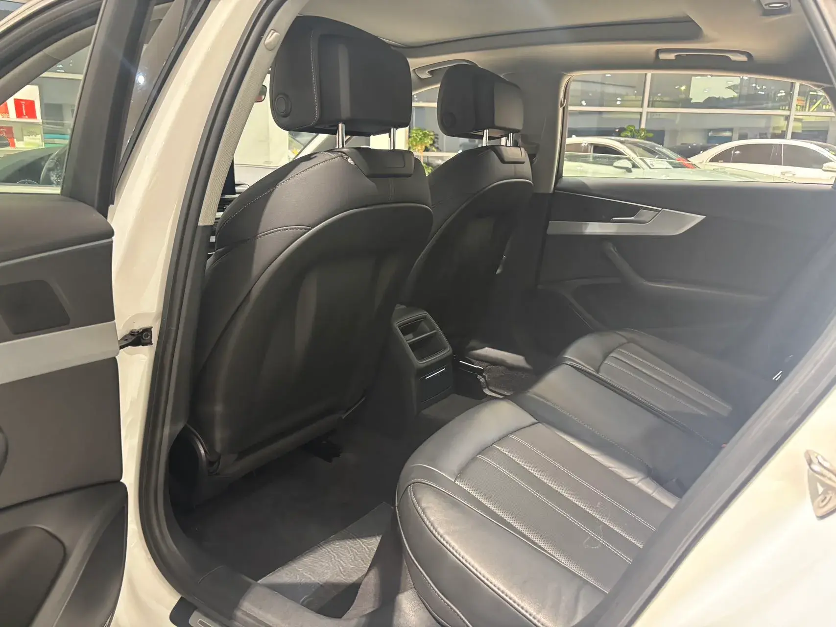 2022 AUDI A4L thumbnail 4